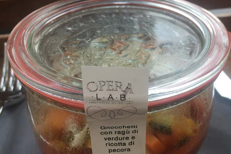 (Opera Lab dei fratelli Locatelli 
“Chef sottovetro” si gusta ad Almè)