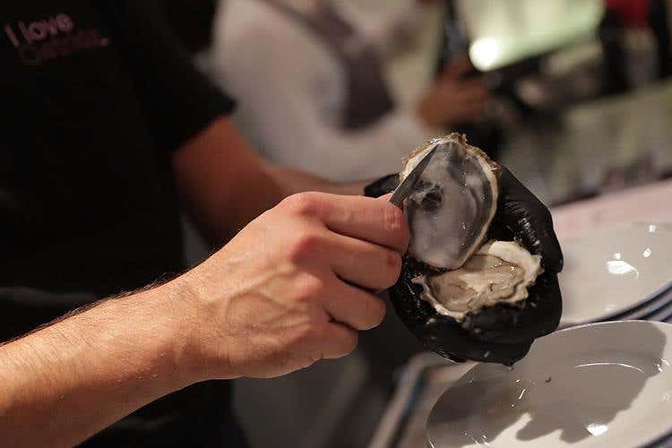 (Ostriche e vini siciliani 
Abbinamenti inaspettati ma ben riusciti)