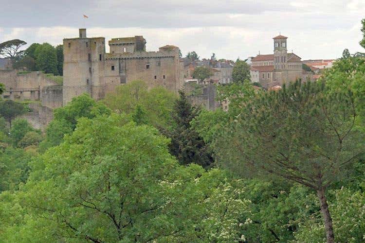 (Paese di Clisson nella Loira Atlatica 
L'Italia alle porte della Bretagna)