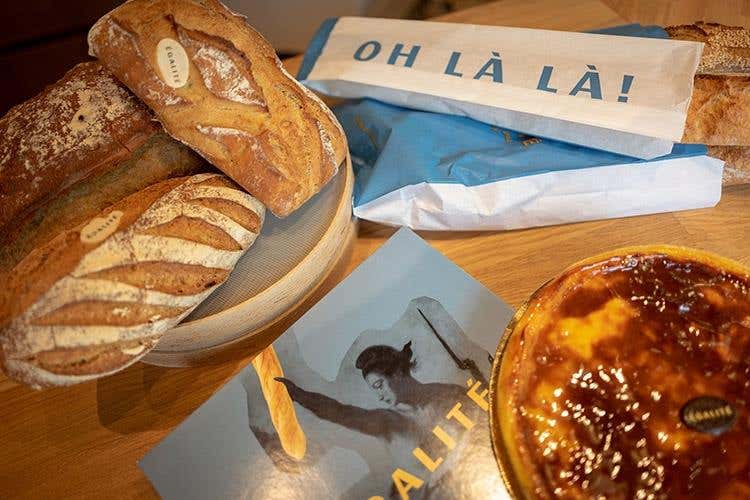 (Panetteria e bistrot Boulangerie Égalité seduce Milano)