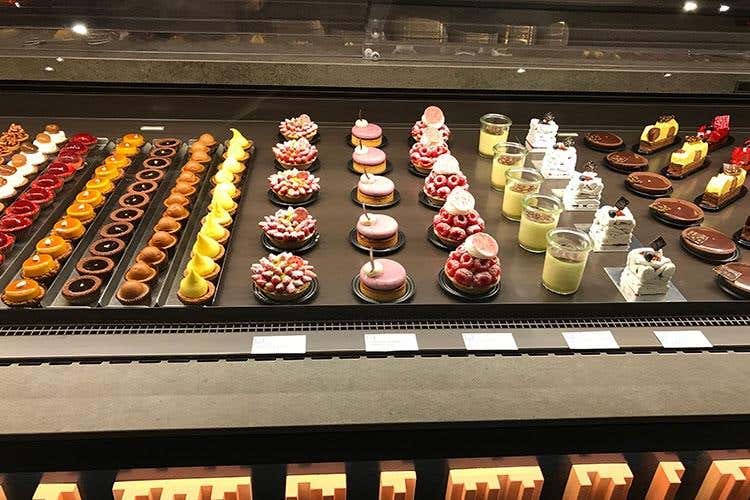 (Pasticceria Besuschio si rinnova 
La sesta generazione entra in laboratorio)