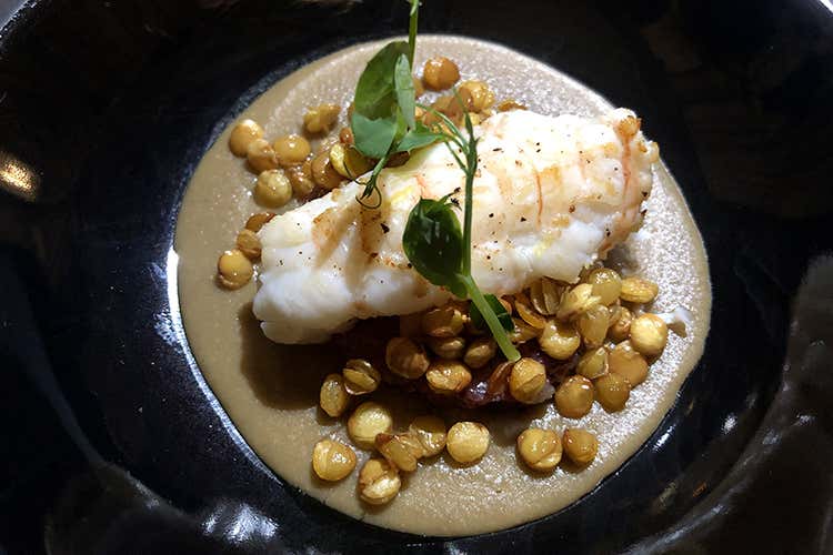 Scampo spadellato, cotechino e lenticchie (Il pesce d'inverno in tavola da Franco Mare
