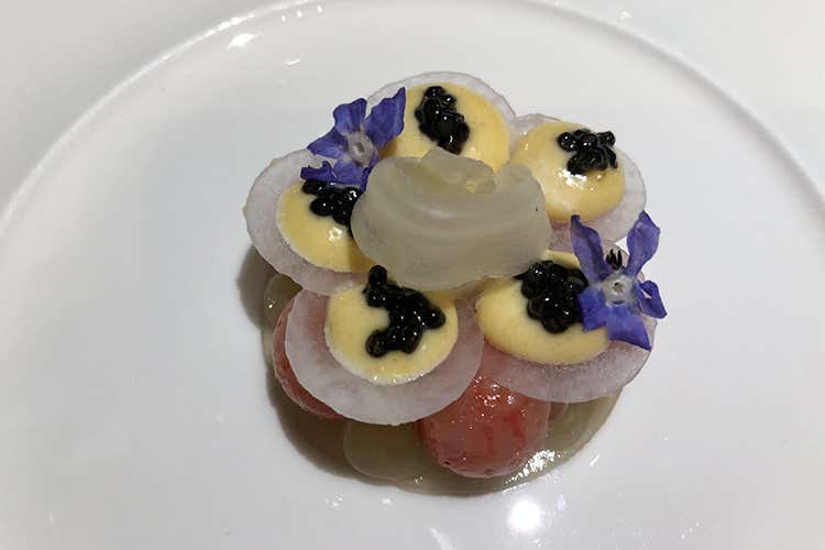 Gambero rosso, cetriolo, mela verde, daikon e caviale (Il pesce d'inverno in tavola da Franco Mare