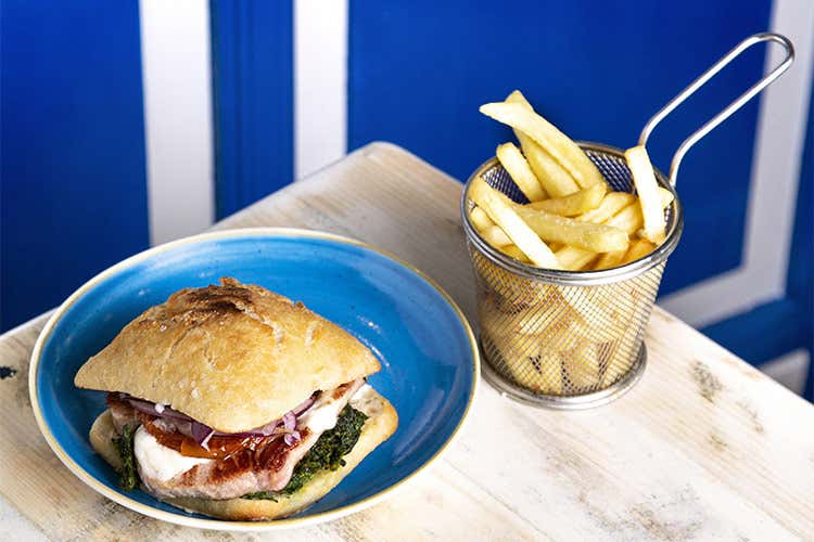 (Il pesce di The Fisherman Burger 
Un viaggio dalla Puglia agli Usa)