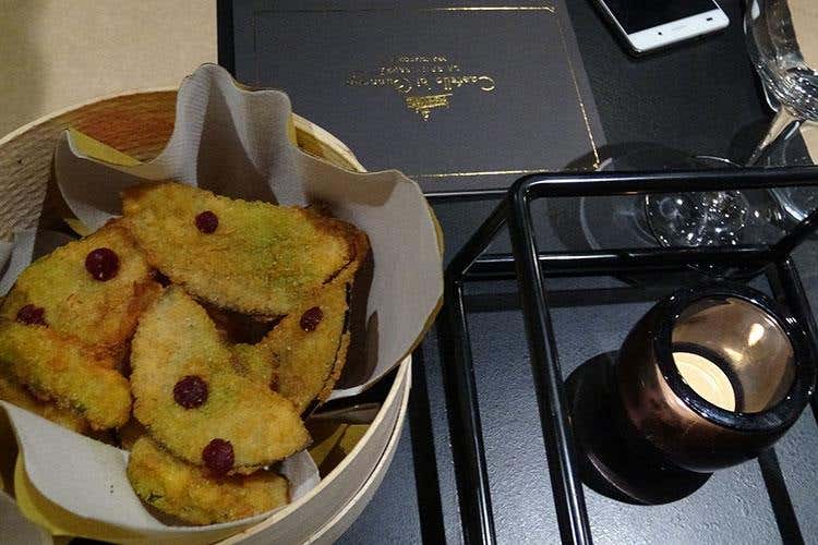 Fritto bene (Pizza gourmet e calici franciacortini 
I vini di Castello di Gussago da Era Pizza)