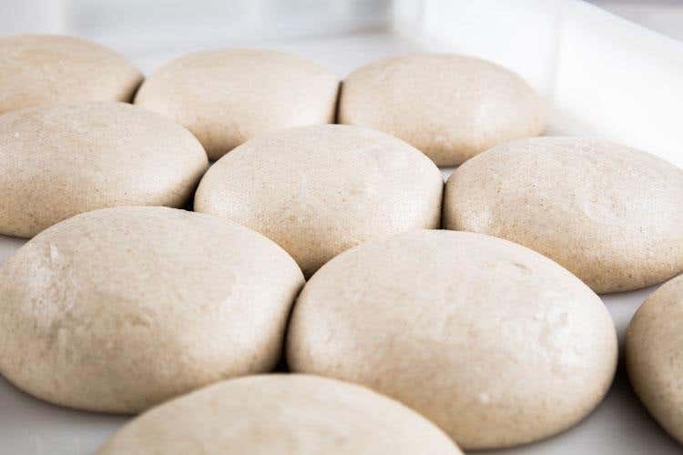 (Pizza social alla Triennale di Milano 
Amicizia e abbinamenti gourmet)