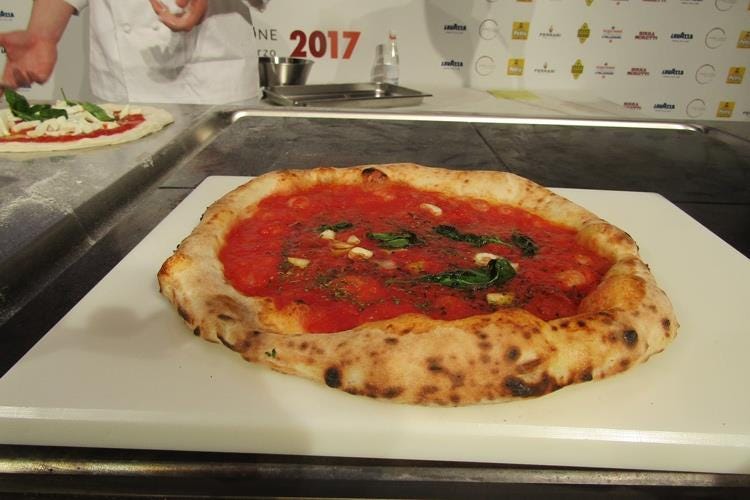 Pizza marinara di Ciro Salvo - Pizzaioli protagonisti ad Identità Golose 
Un mestiere diventato professione