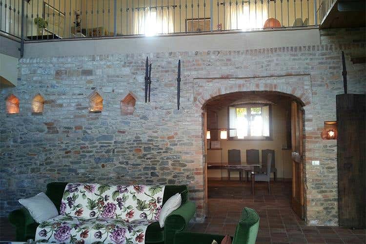 Poderi Einaudi, tra vino e ospitalità 
Amore per la terra da quattro generazioni