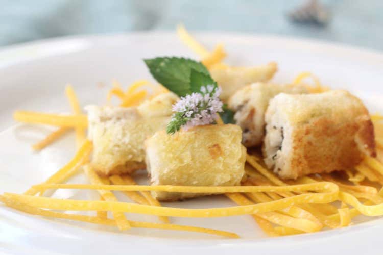 Balle di sgombro (Il Porticciolo di Cupra Marittima 
Chalet di mare con Maurizio Digiuni)