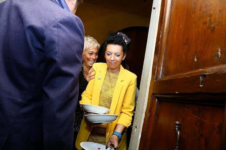 Paola Mencarelli e Cinzia Ferro (Premio IaT, al light lunch 
Silvia Baracchi reinventa Da Vinci)