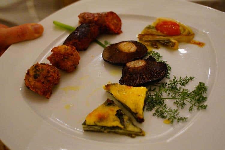 Antipasti tipici - Prima tappa del Giro d’Italia dei sapori 
Maglia rosa alla cucina dell’Alta Murgia