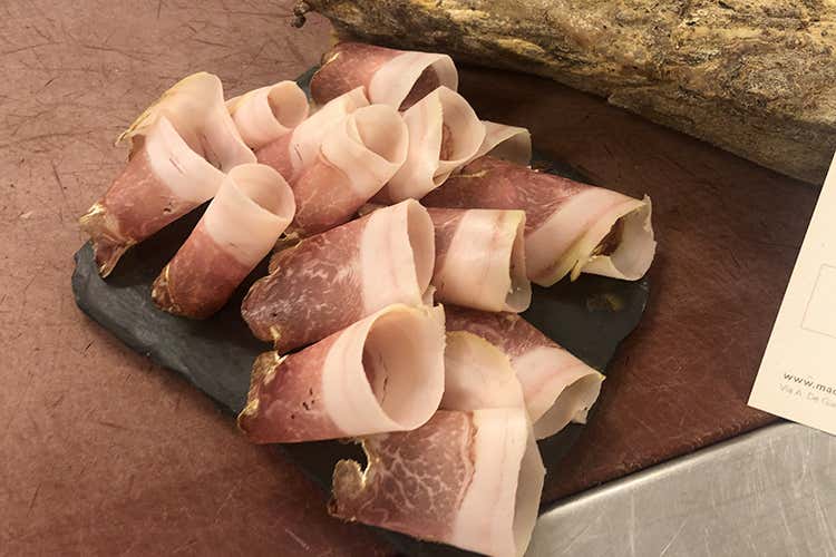 (Prodotti tipici, tecniche dal mondo 
Il segreto di Masanti a Il Cantinone)