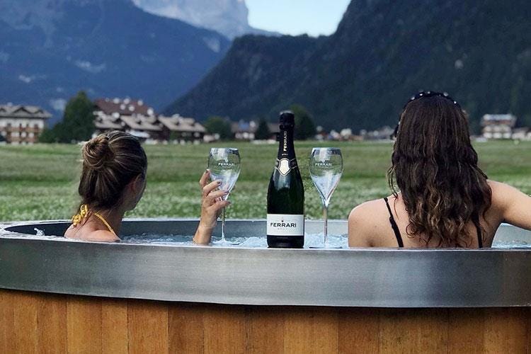 (Qc Terme Dolomiti, una nuova sauna 
in collaborazione con Cantine Ferrari)