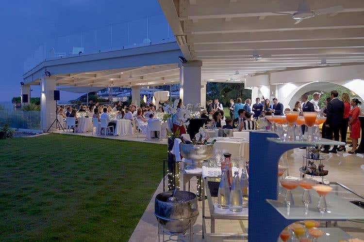 (Ramsay & Friends al Forte Village 
Cucina gourmet, ma tavola solidale)