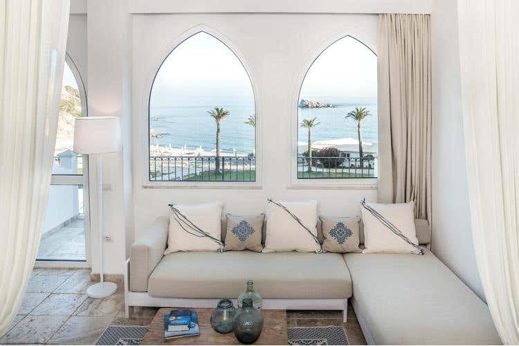 (Resort Capo Boi 
Una vacanza nel lusso a Villasimius)