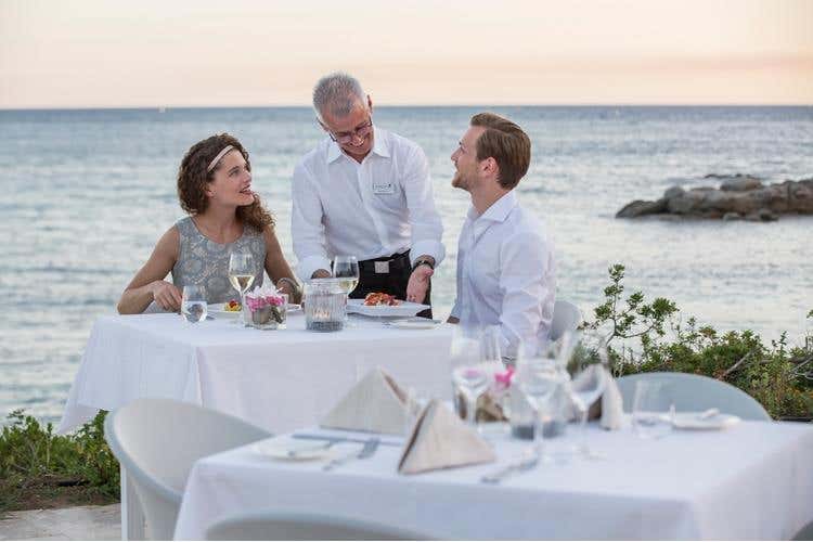 (Resort Capo Boi 
Una vacanza nel lusso a Villasimius)