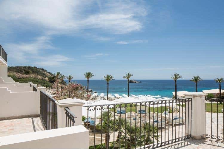 (Resort Capo Boi 
Una vacanza nel lusso a Villasimius)