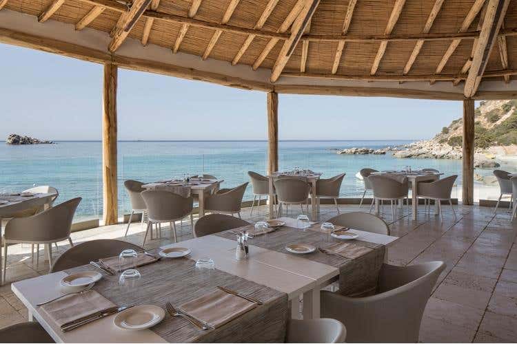 (Resort Capo Boi 
Una vacanza nel lusso a Villasimius)