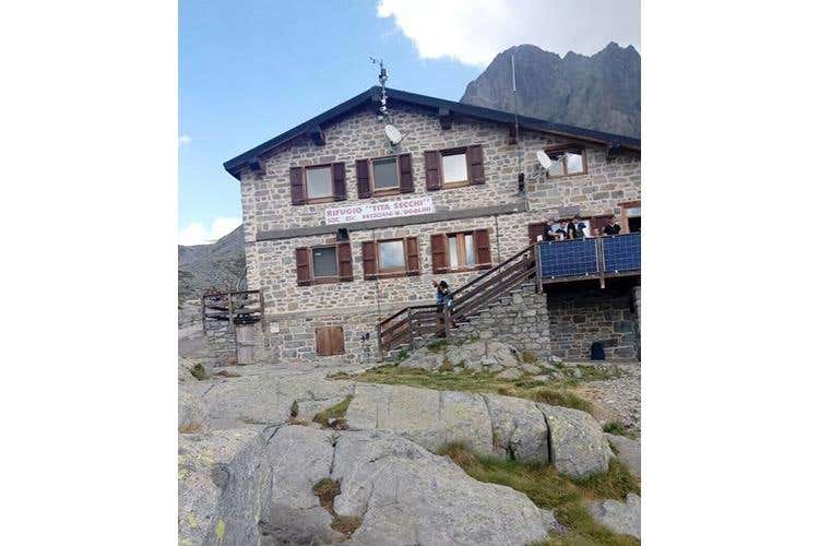 Rifugio Tita Secchi, meta gourmet 
Il trekking sposa l’enogastronomia