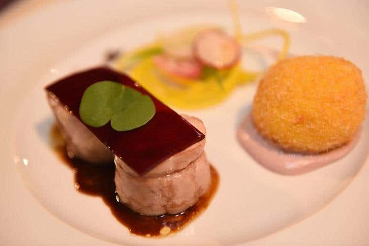 Coniglio, karkadè, radici e riso Acquerello (Riso Acquerello, le declinazioni in cucina 
Serata gourmet al Particolare di Siena)