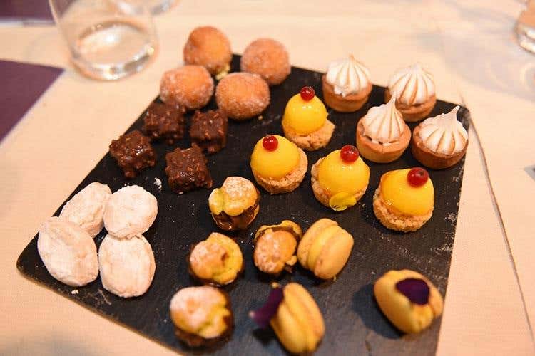 Piccola pasticceria (Riso Acquerello, le declinazioni in cucina 
Serata gourmet al Particolare di Siena)