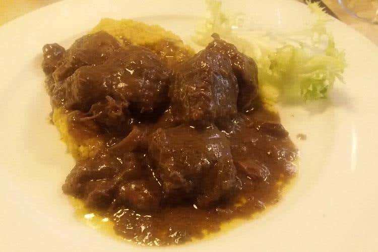 Bocconcini di cervo con la polenta di Storo (Ristoranti Regionali Cucina Doc 
Il Giardino di Cles nuovo associato)