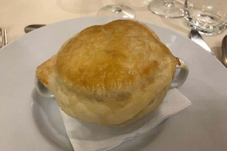 Zuppa di porcini freschi in crosta (Ristoranti Regionali Cucina Doc 
Il Giardino di Cles nuovo associato)