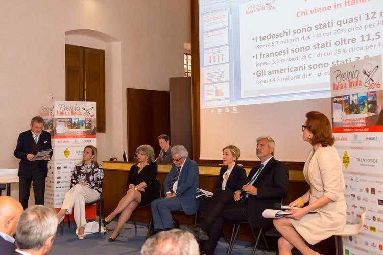 Alberto Lupini, Roberta Garibaldi, Simona Caselli, Alfonso Iaccarino, Dorina Bianchi, Giorgio Palmucci e Anna Maria Tossani - Ristorazione e ospitalità fanno squadra 
Legame decisivo per il bene del turismo