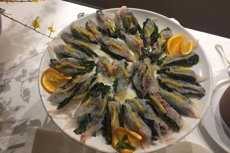Cavolo nero, spigola e mandarino (Roma, il Gallura si rifà il look 
Riapertura con il “party di primavera”)