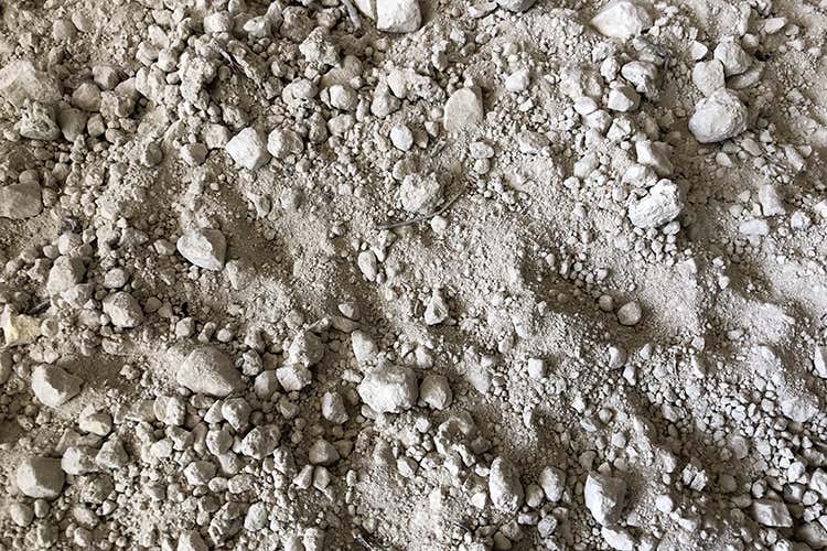 (Rosso e Bianco Baglio di Pianetto 
Eleganza francese in terra siciliana)