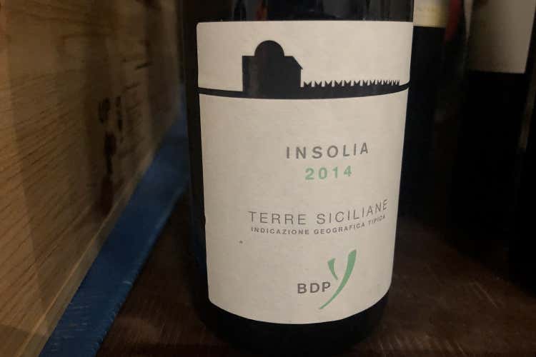 (Rosso e Bianco Baglio di Pianetto 
Eleganza francese in terra siciliana)