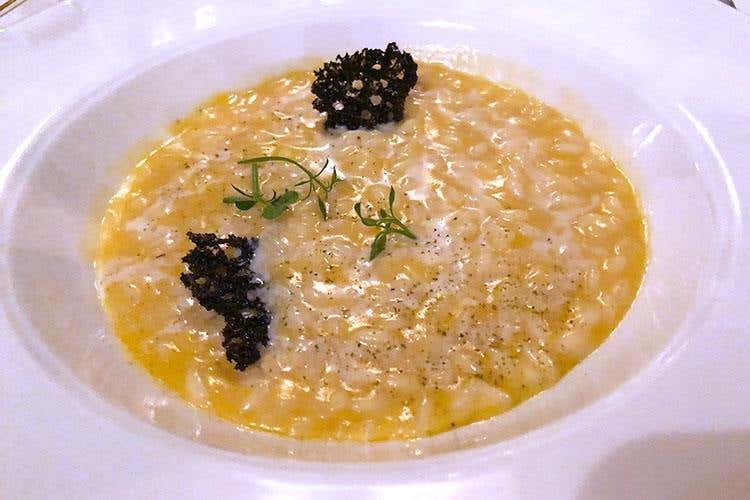 Riso Gallo Gran Riserva mantecato con burro alla 'nduja, latte affumicato e finocchietto selvatico - Domenico Ruberto (S.Pellegrino Sapori Ticino, 12ª edizione 
La Svizzera ospita le cucine del mondo)