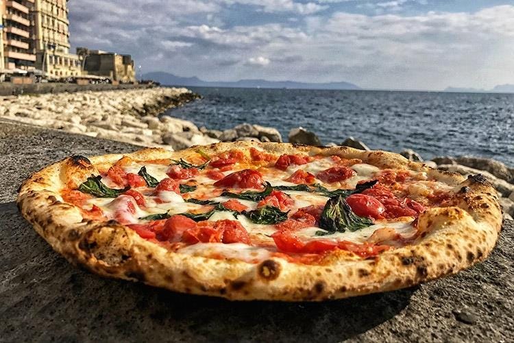 Campagna Felix (Salvatore Di Matteo Le Gourmet 
Il maestro pizzaiolo, da Napoli a Roma)