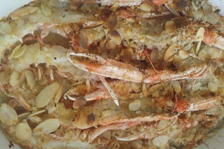 §Scampi gratinati con mandorle - San Benedetto del Tronto, charme e gusto 
Da Bagni Andrea esperienza da vivere