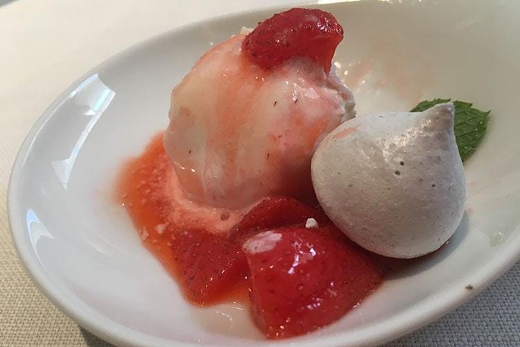 Pre dessert - Sapori decisi e contrasti stagionali 
Da Parizzi, a tavola con il “gusto zero”