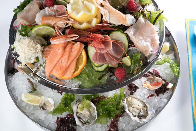 (Sapori di mare e bollicine 
al Riccio Restaurant di Anacapri)