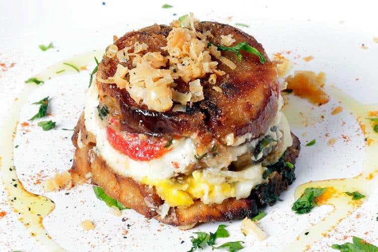 Parmigiana di melanzane impreziosita - Semplicità, impegno e buona cucina 
Ci si sente in famiglia da Biancomangiare