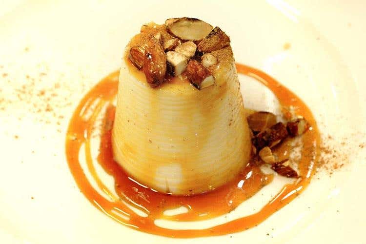 Biancomangiare con croccante di mandorle - Semplicità, impegno e buona cucina 
Ci si sente in famiglia da Biancomangiare