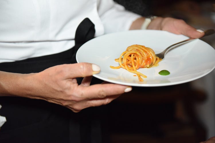 Spaghettoni con i tre pomodori il sammarzano il corbarino il vesuviano e il limone amalfitano (Serata gourmet a Il Falconiere 
per celebrare il World Pasta Day)