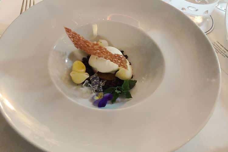 Chiocciole rigate cotte nel gran marnier con crema alla vaniglia crumble al cacao e gelato olio evo (Serata gourmet a Il Falconiere 
per celebrare il World Pasta Day)