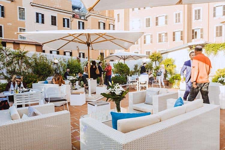 (Shg Hotel Portamaggiore 
Nuova terrazza per godersi Roma)