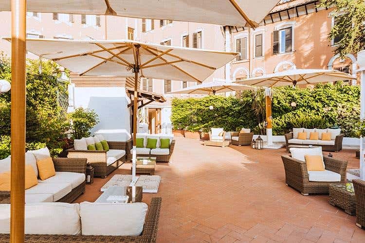 (Shg Hotel Portamaggiore 
Nuova terrazza per godersi Roma)