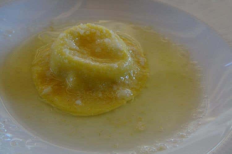 Raviolo ai quattro formaggi - Fausto Arrighi reinterpreta Nadia Santini (Si festeggia il Bitto a La Fiorida 
Vince la sinergia tra cuochi e produttori)