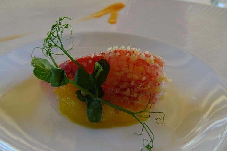 Gambero di Mazara del Vallo in crosta di Bitto Dop ed emulsione di carota gialla - Francesco Cranchi (Si festeggia il Bitto a La Fiorida 
Vince la sinergia tra cuochi e produttori)