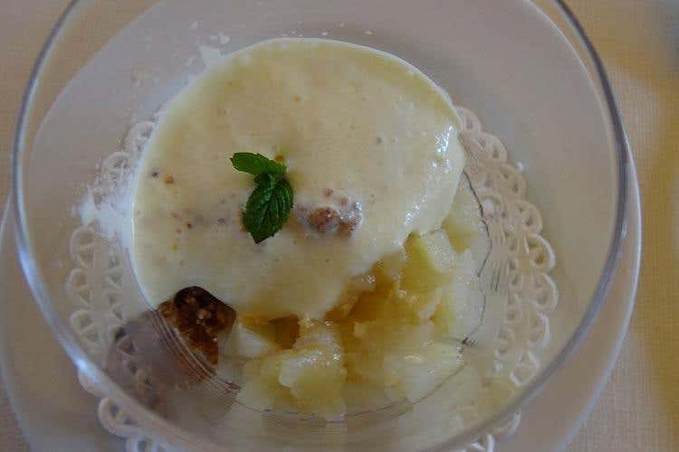 Spuma di Bitto Dop, pera candita, noci e miele maltato - Elnava De Rosa (Si festeggia il Bitto a La Fiorida 
Vince la sinergia tra cuochi e produttori)