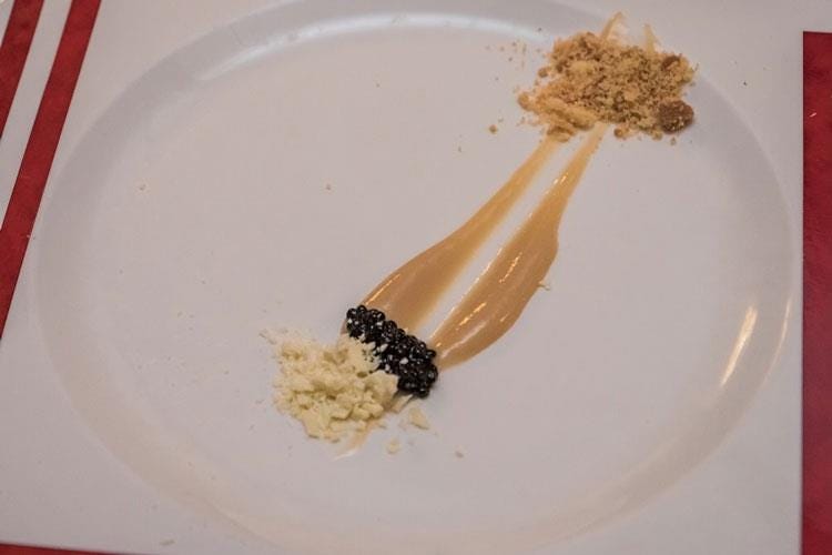 Dolce non dolce di Viglietti con caviale, banana, frolla e cioccolato bianco (Sina Chef’s Cup Contest 2017 
In finale, Bassetti batte Viglietti)
