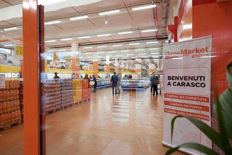 (Sogegross cash&carry a Carasco 
si rinnova e diventa GrosMarket)