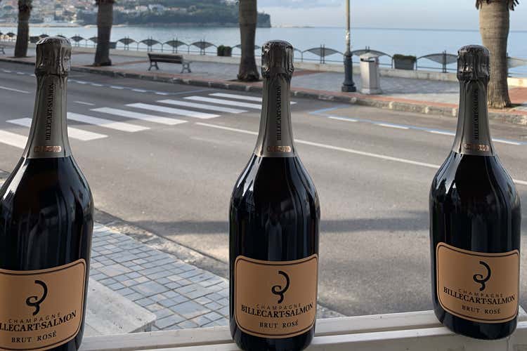 (Soggiorno all’Hotel Serenella 
tra il Tirreno e le colline cilentane)