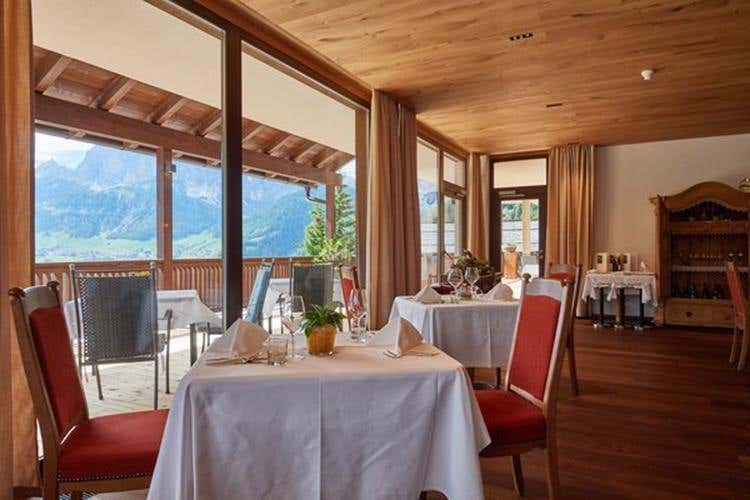 (Sporthotel Panorama a Corvara 
Restyling per festeggiare i 50 anni)