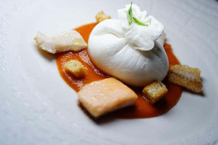 Stagione e micro-territorio 
Parole d'ordine per l'estate de La Présef - Burrata e pesce di lago